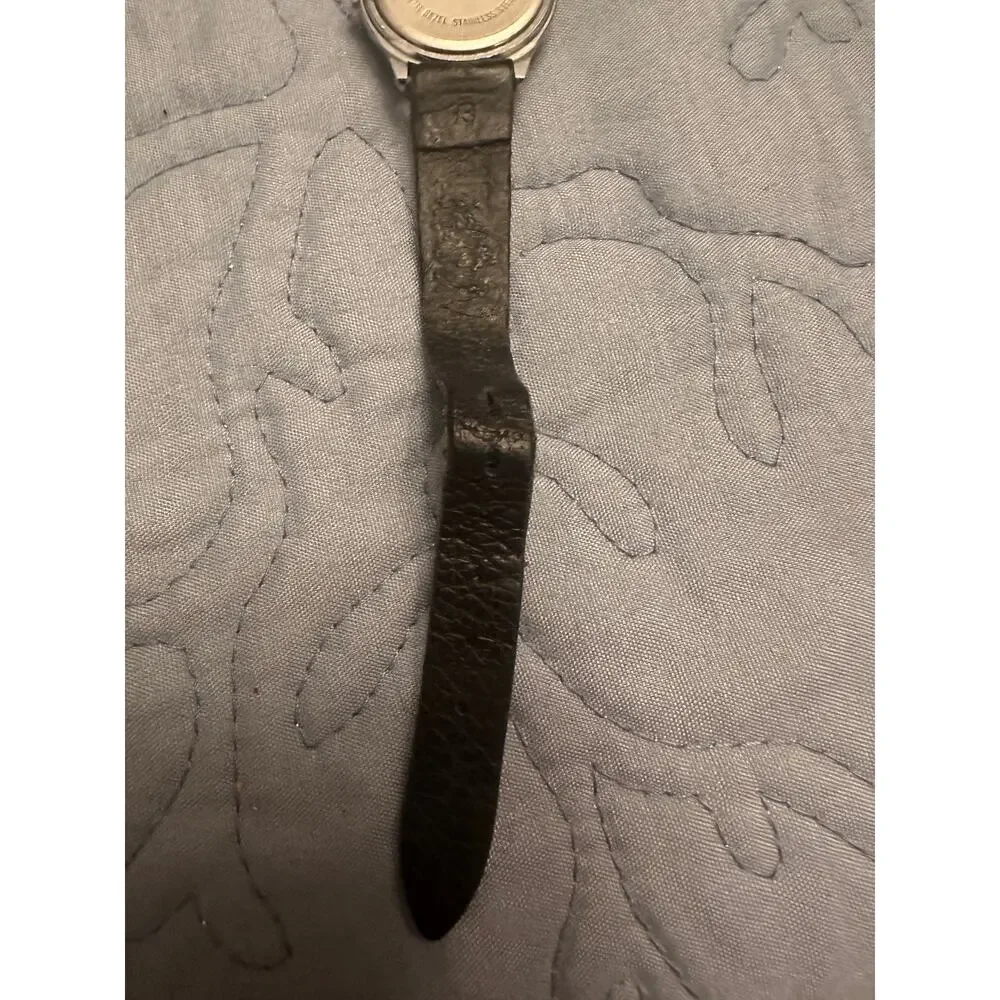 Vintage 90’s Lorus Pointing Mickey Mouse Quartz Watch Wristwatch Retro Women’s